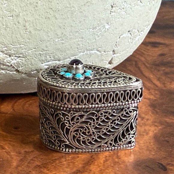 Vintage Silver Filigree Teardrop Trinket Box With Turquoise +  Amethyst - Picture 2 of 10